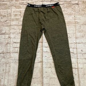 NWT Man’s airhole, waffle,fleece light weight pants. Size M and L.